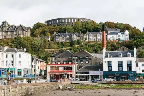 Privado: Oban, Glencoe, Highland Lochs & Castles Tour