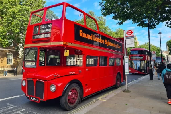 Privado: Guided Sightseeing Tour on a Vintage