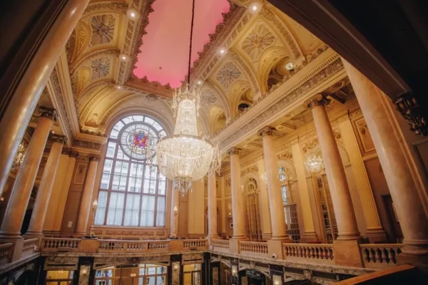 Privado: The Chicago Theatre Tour Experience